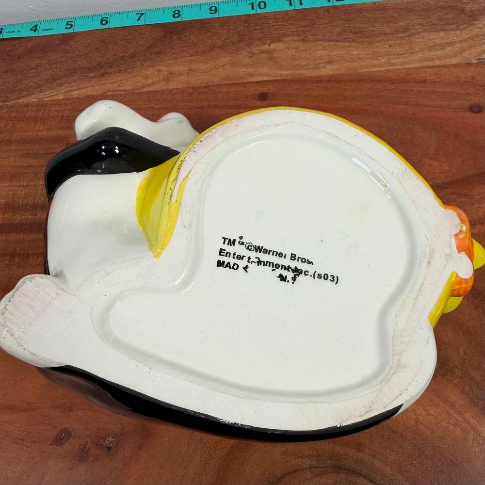 Vintage Sylvester and Tweety Bird Warner Brothers Ceramic Planter Flower Vase